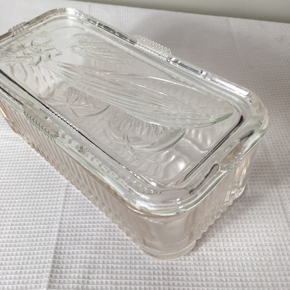 Other - Oblong ribbed clear glass refrigerator dish & lid